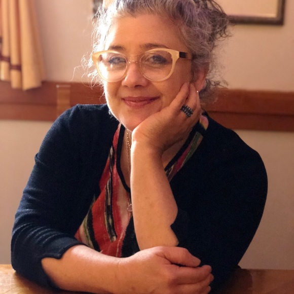 Meet your Posher, Malia - Picture 9 of 10